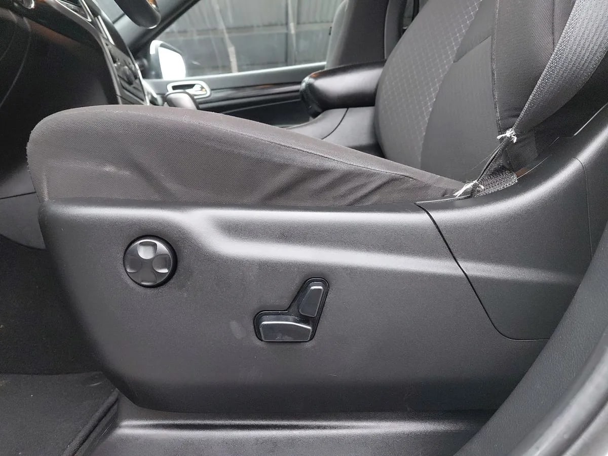 Jeep Grand Cherokee 3.6 Laredo 4x2 At 5p año 2019