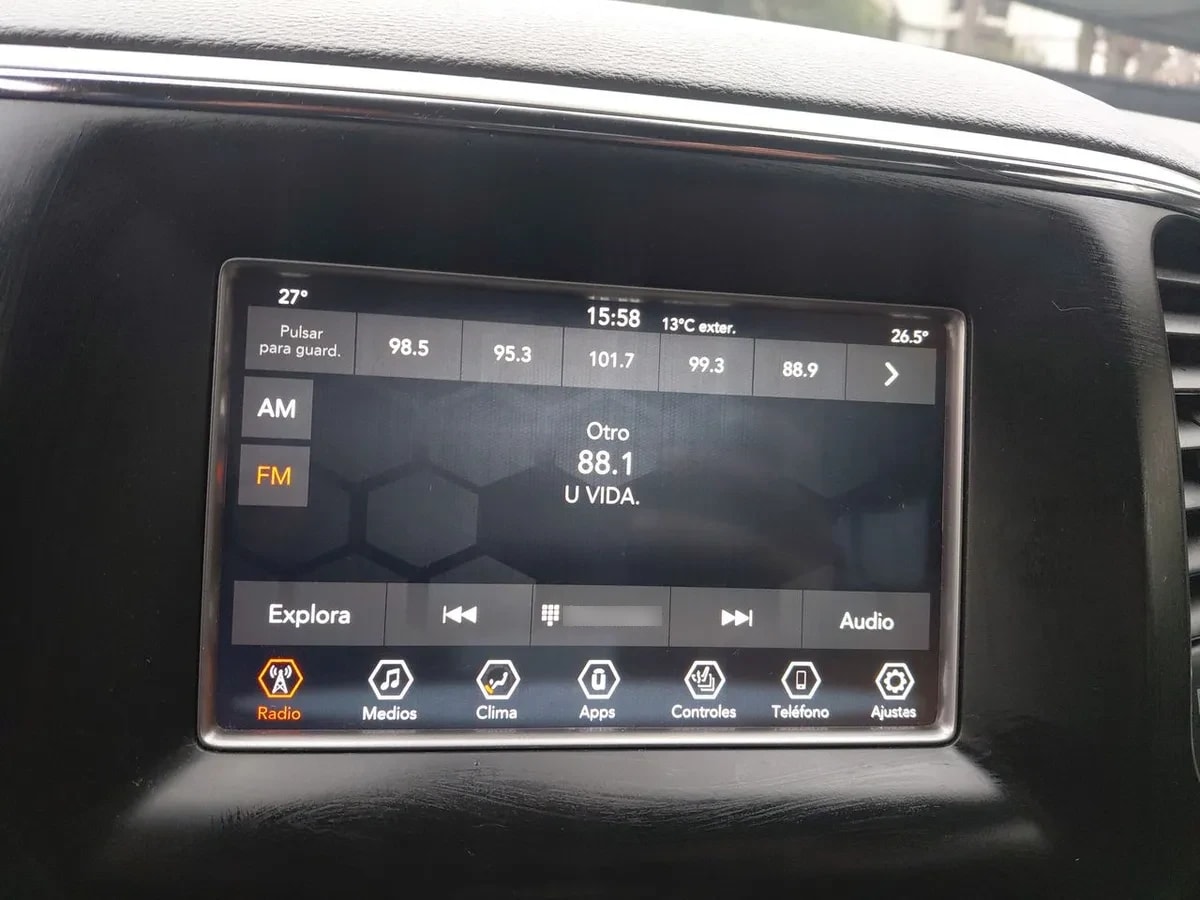 Jeep Grand Cherokee 3.6 Laredo 4x2 At 5p año 2019