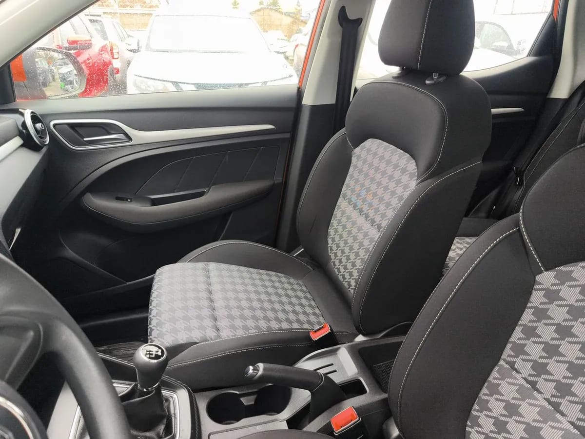 MG Mg Zs 1.5 Std Plus 4x2 Mt 5p año 2024