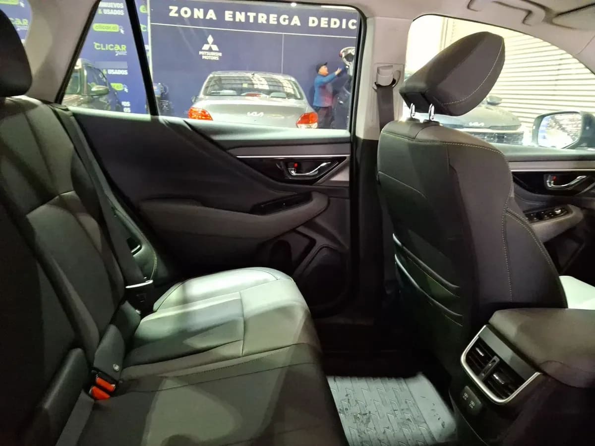 Subaru Outback 2.5i Field Edition Awd Cvt At 5p año 2023