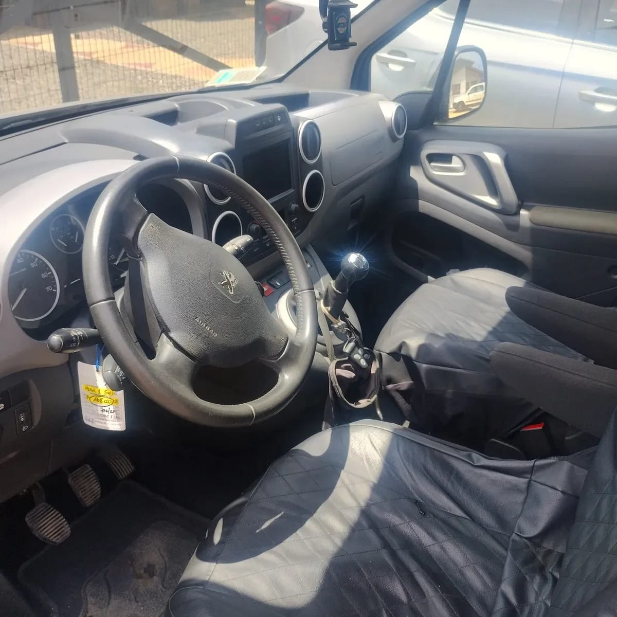 PEUGEOT TEPEE 1.6 Mi-Vie Allure Hdi 92hp 7p Mt Diesel año 2017