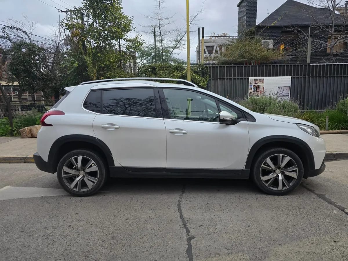 PEUGEOT 2008 1.5 Gt-Line Bluehdi 130 At Diesel año 2020