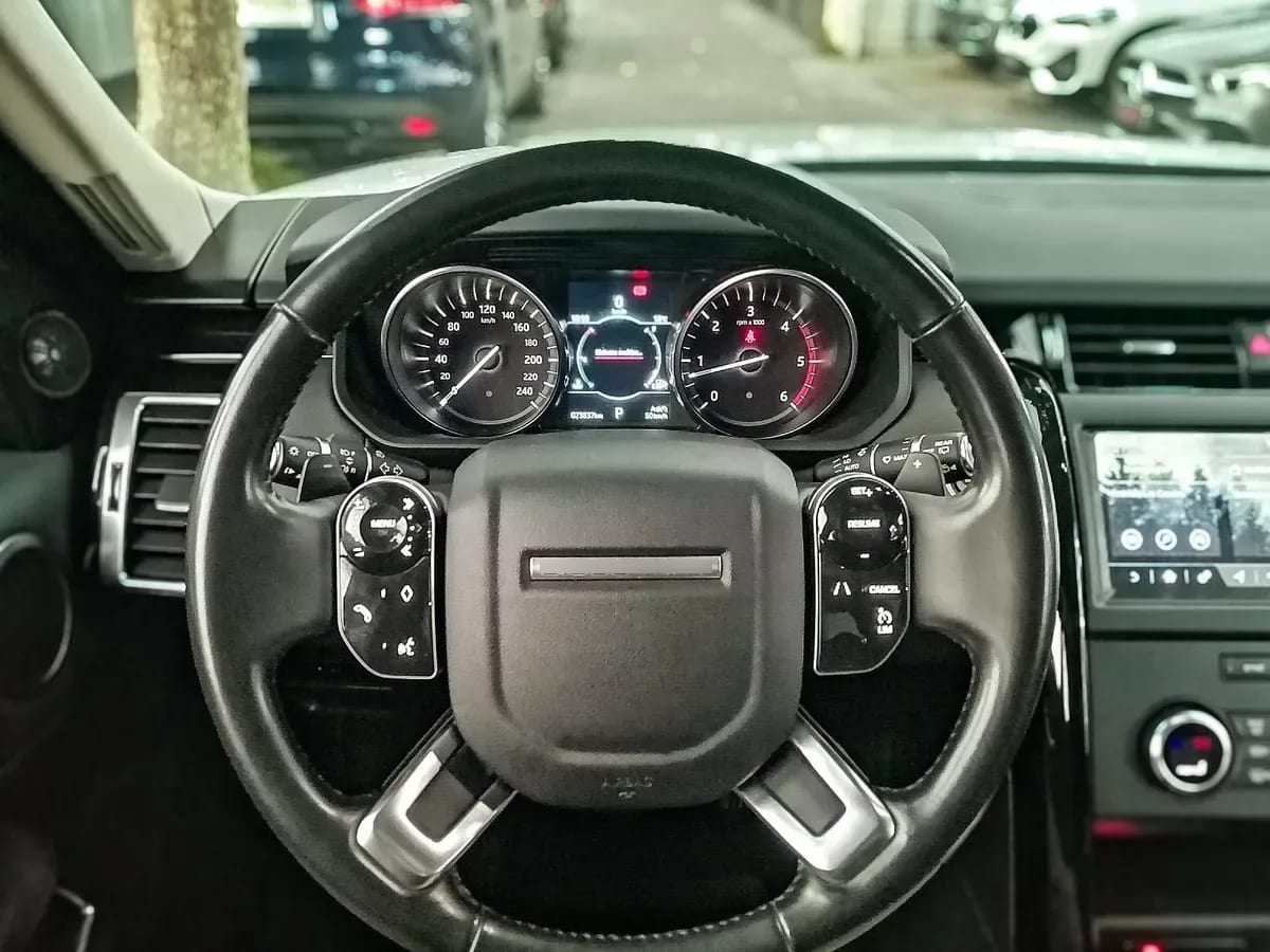 LAND ROVER DISCOVERY 3.0 V6 D Se At 4x4 Diesel año 2020