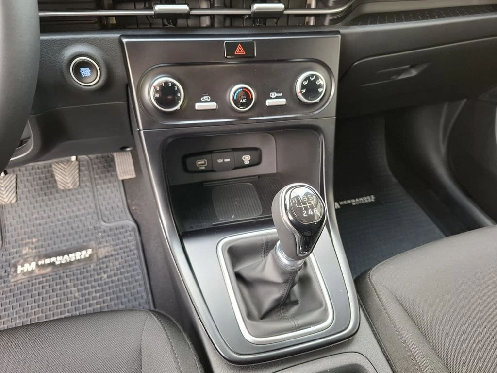 Hyundai Creta 1.5 Plus Su2i 4x2 Mt 5p año 2026