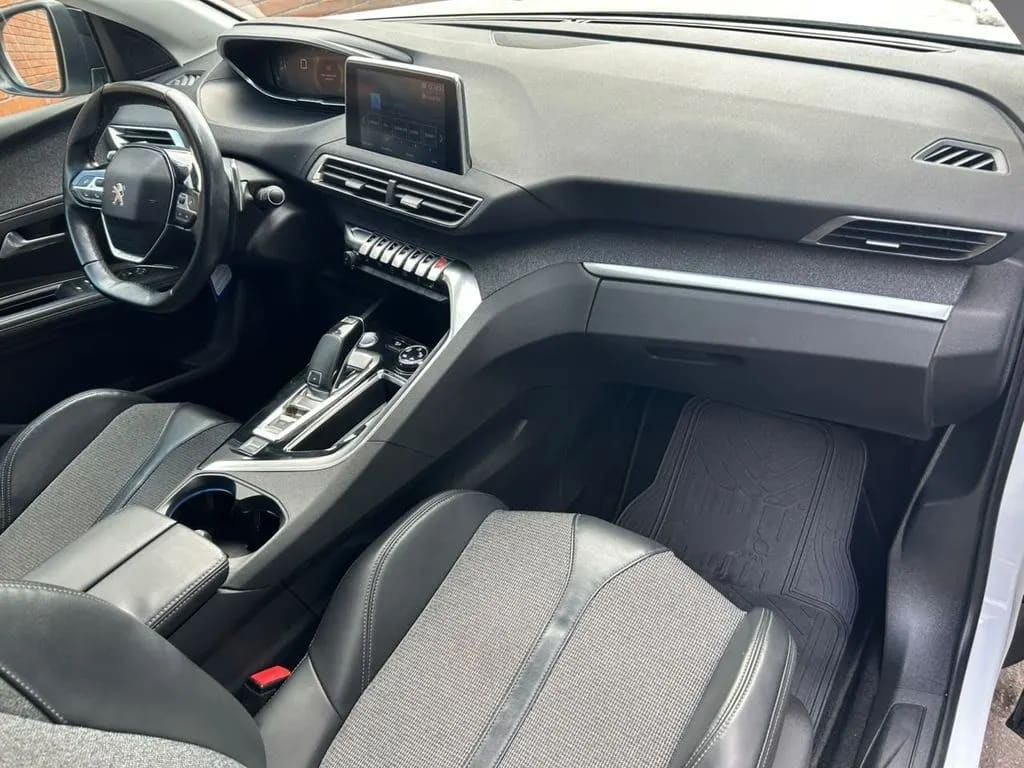 Peugeot 5008 1.6 Allure 4x2 Thp 165 Eat6 5p año 2020