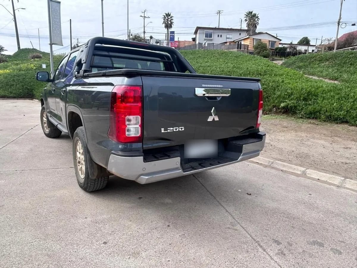 Mitsubishi L200 2.4 Katana Xr Mt 4x2 Diesel año 2025