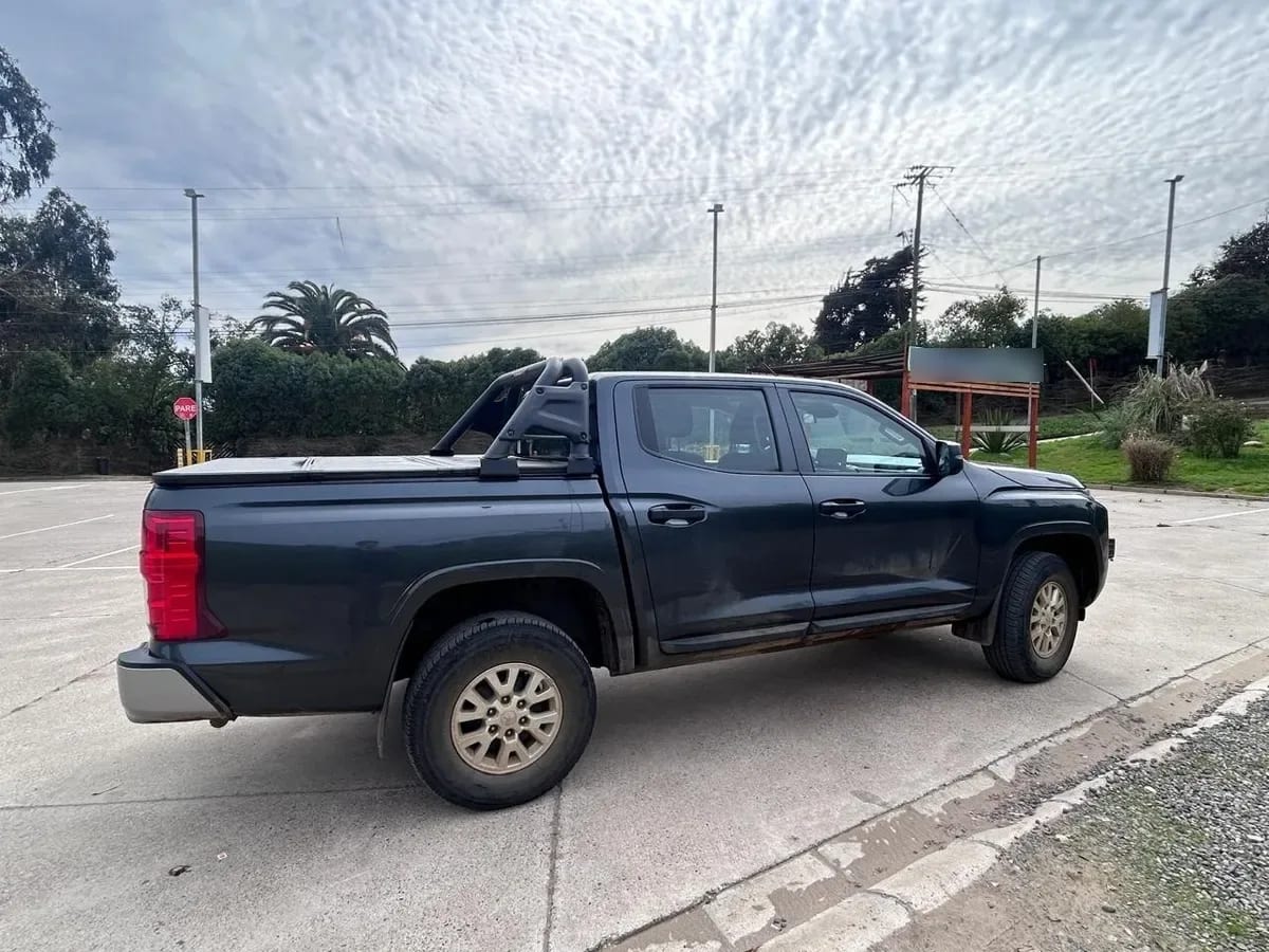 Mitsubishi L200 2.4 Katana Xr Mt 4x2 Diesel año 2025