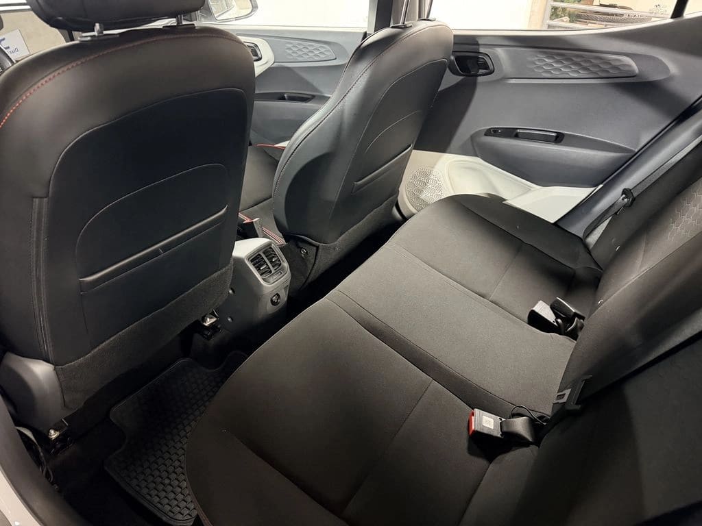 Hyundai Grand I10 1.2 Plus 4x2 Hb Mt 5p año 2024