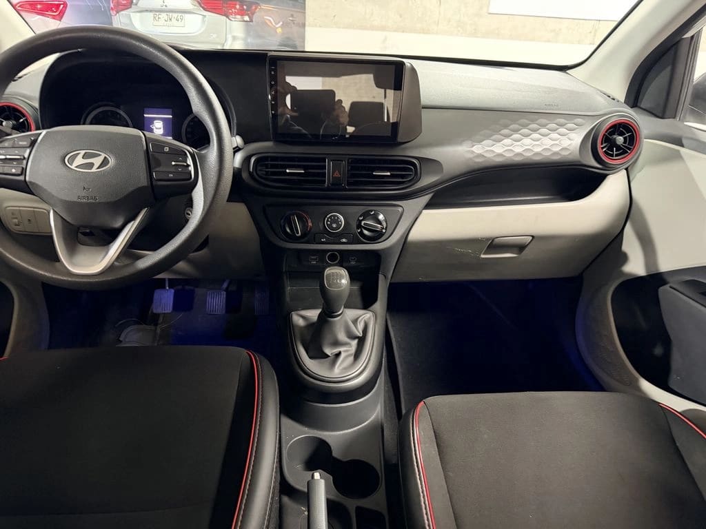 Hyundai Grand I10 1.2 Plus 4x2 Hb Mt 5p año 2024
