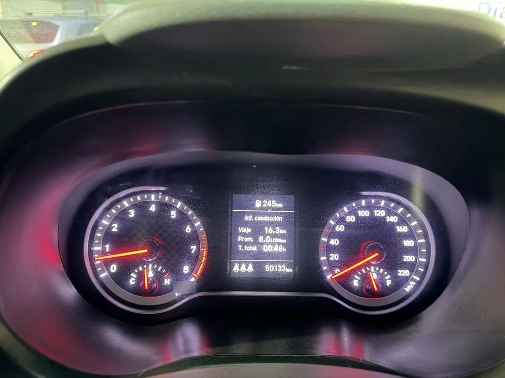 Hyundai Grand I10 1.2 Plus 4x2 Hb Mt 5p año 2024