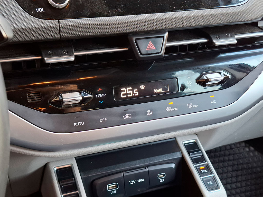Kia Carens 1.4 Ex 7dct Turbo-Gdi Full 7p año 2024