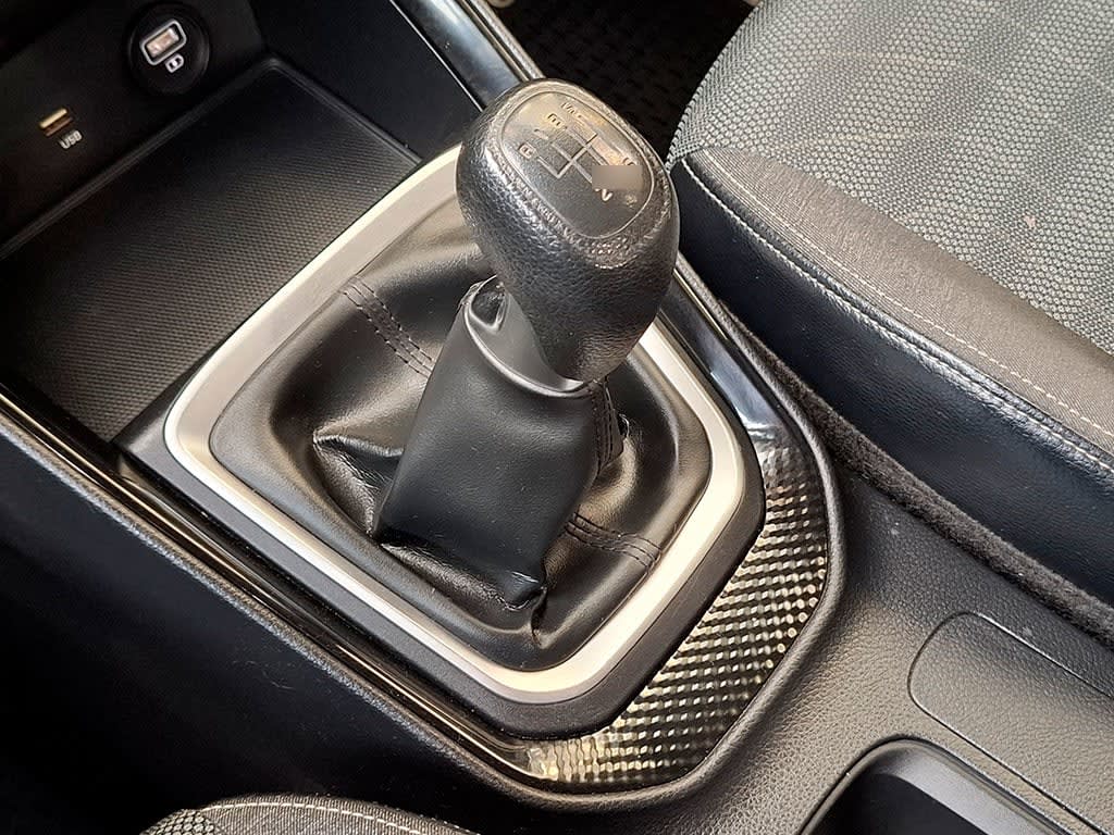 Kia Sonet Ex 1.5l 6mt Full año 2022