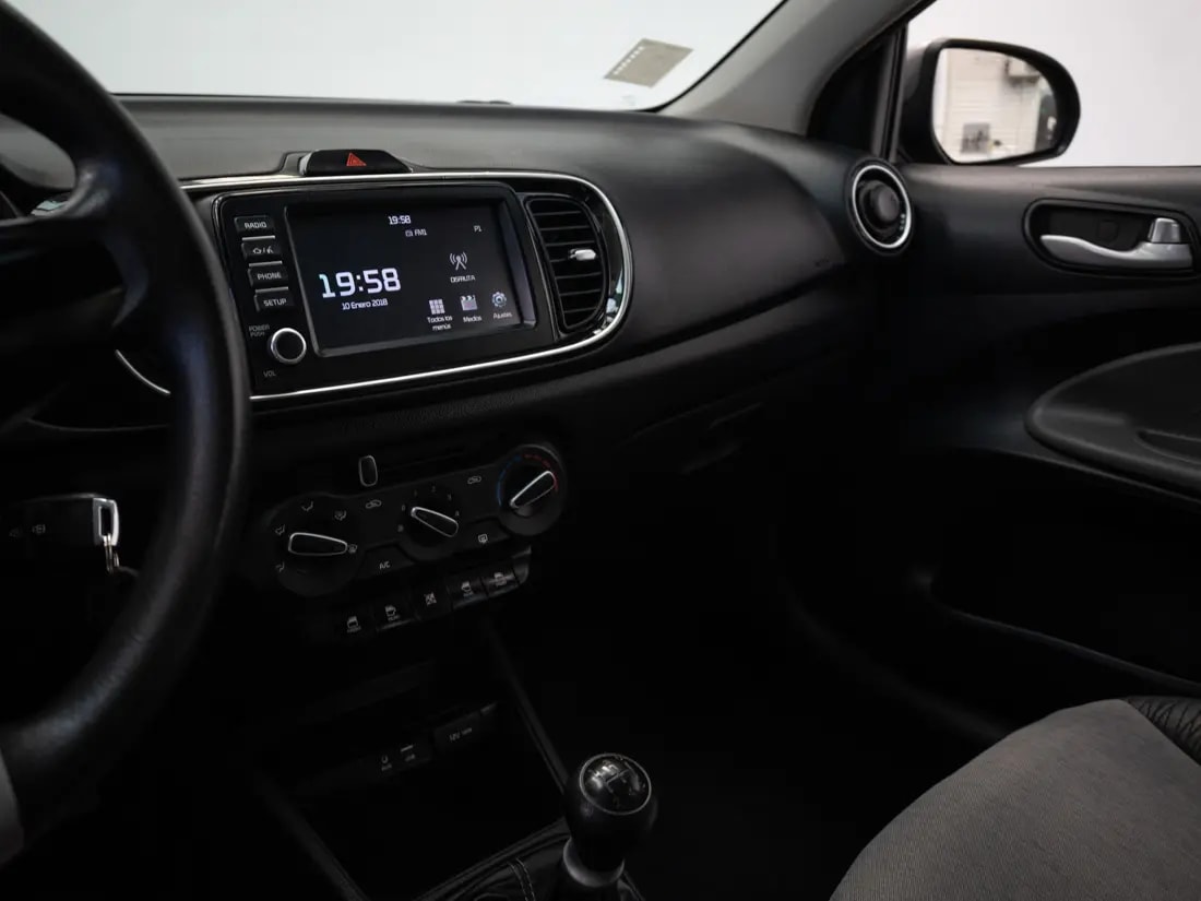 Kia Soluto 1.4 Lx Ac Mt año 2023