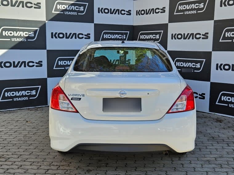 Nissan Versa 1.6 V-Drive Mt año 2022