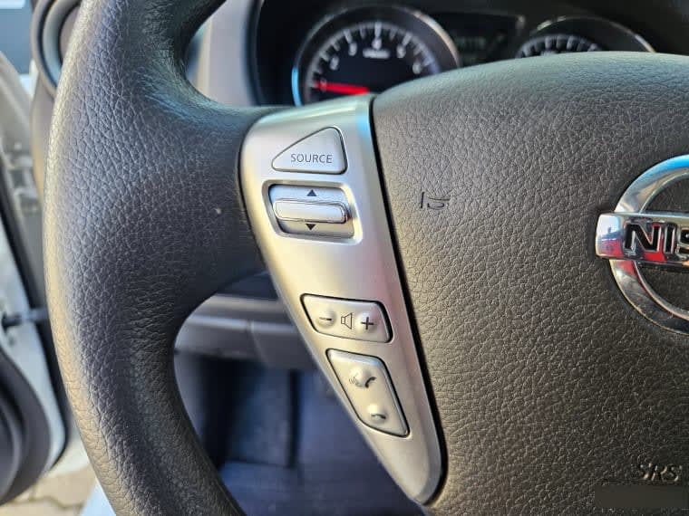 Nissan Versa 1.6 V-Drive Mt año 2022