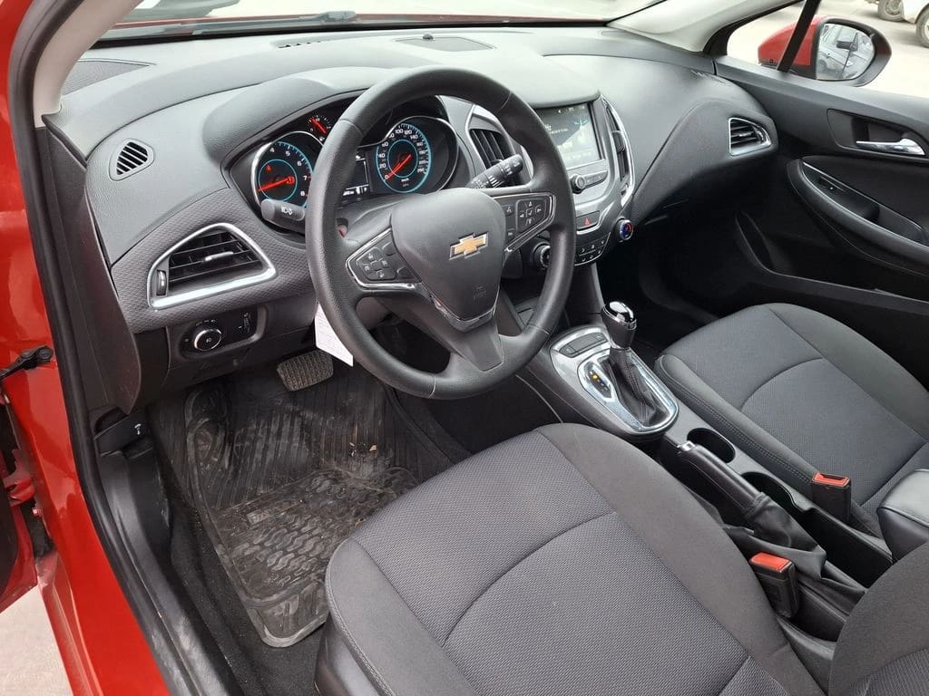 Chevrolet Cruze 1.4 Lt 4x2 Hb At 5p año 2018
