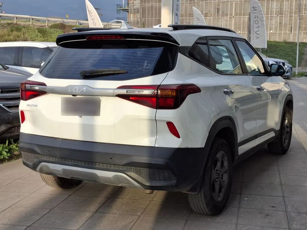 Kia Seltos 1.6 Ex 4x2 6mt 5p año 2023
