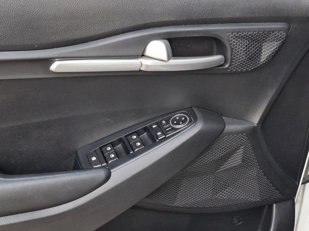 Kia Seltos 1.6 Ex 4x2 6mt 5p año 2023