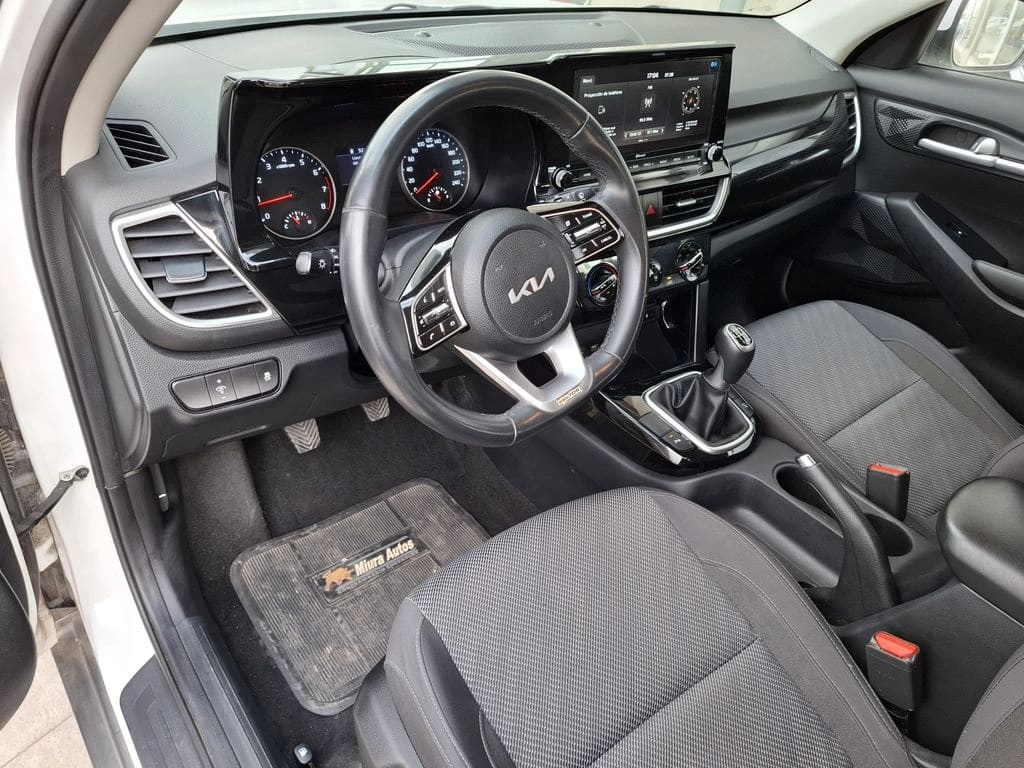 Kia Seltos 1.6 Ex 4x2 6mt 5p año 2023