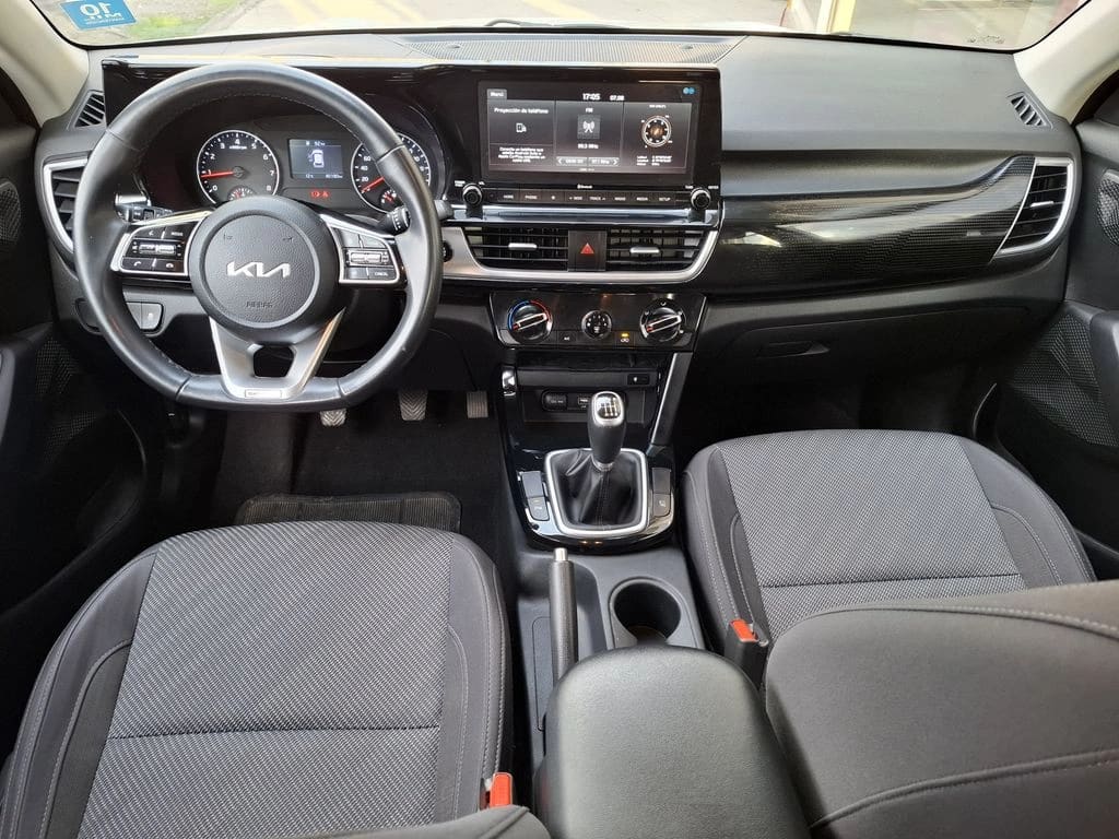 Kia Seltos 1.6 Ex 4x2 6mt 5p año 2023