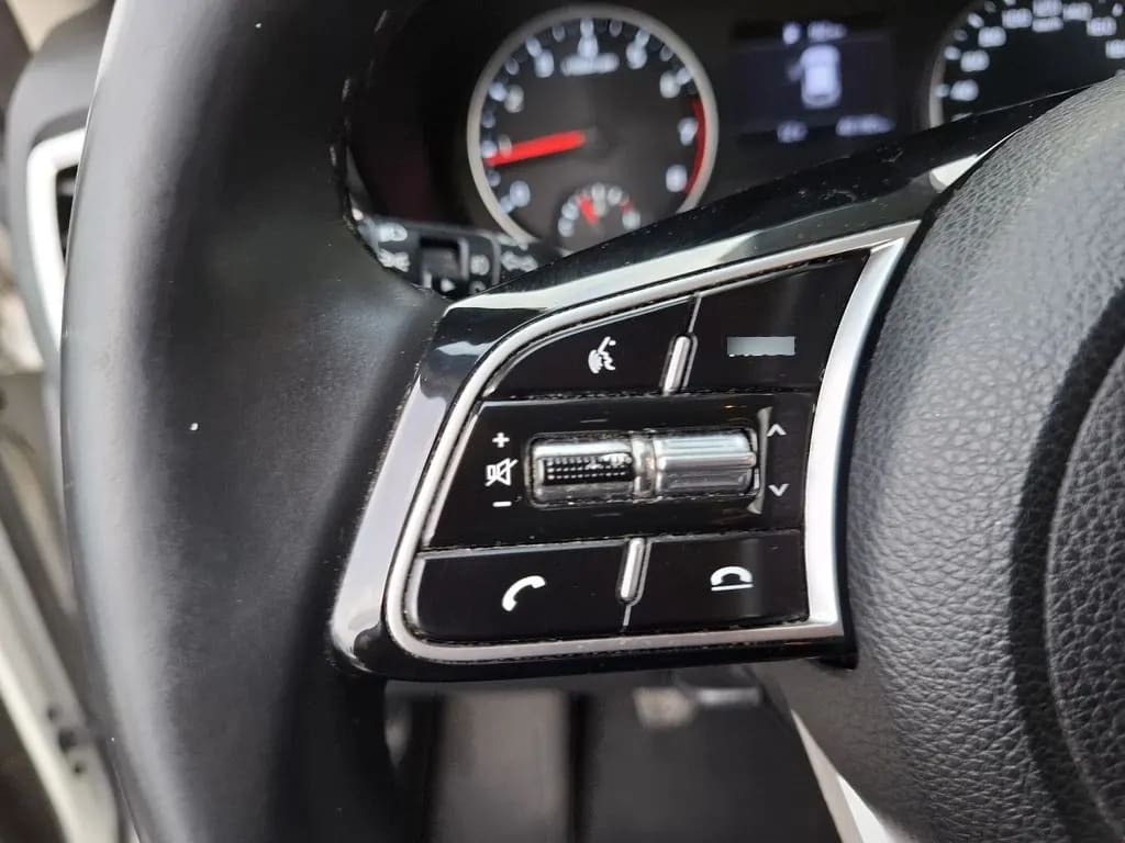 Kia Seltos 1.6 Ex 4x2 6mt 5p año 2023