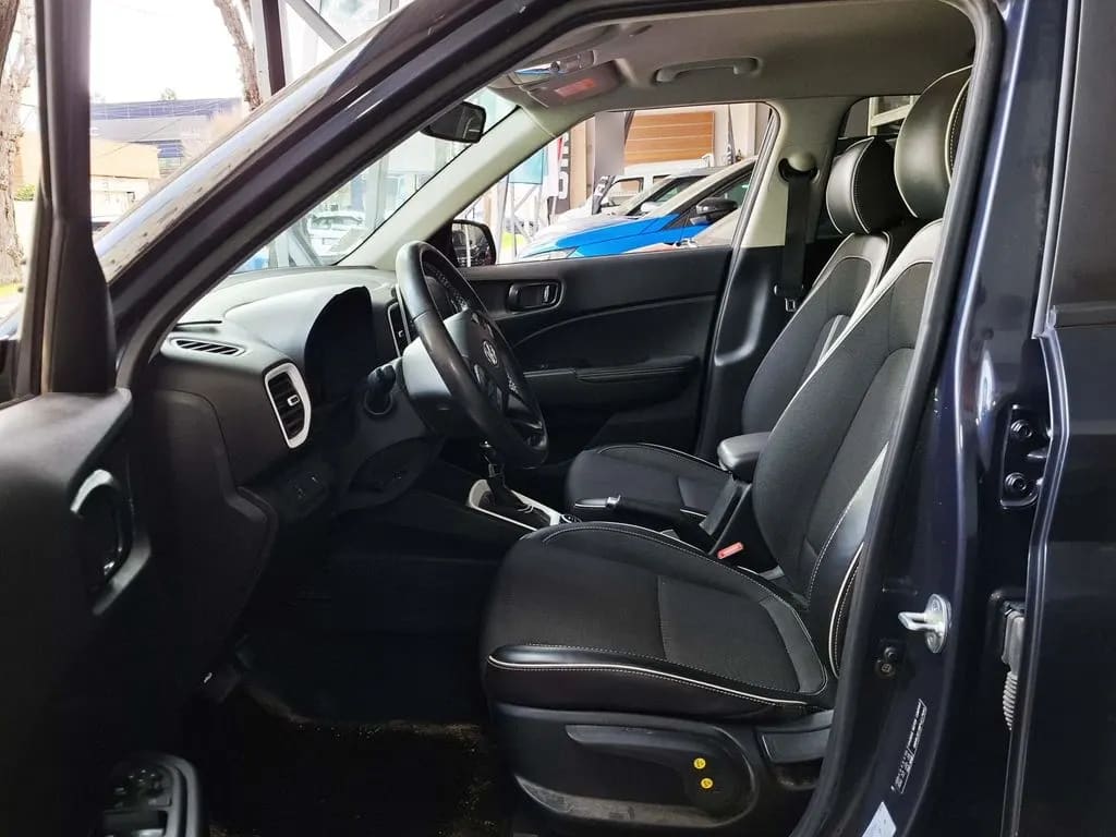 Hyundai Venue 1.6 Qx Premium 4x2 At 5p año 2023