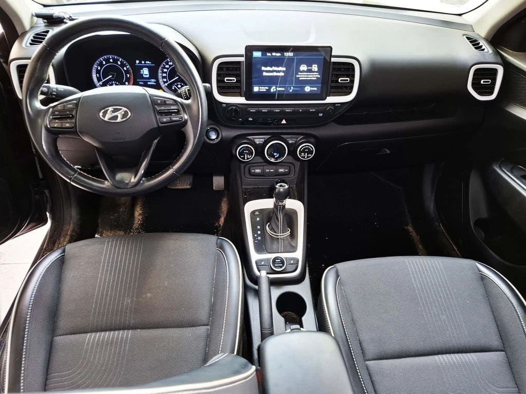 Hyundai Venue 1.6 Qx Premium 4x2 At 5p año 2023