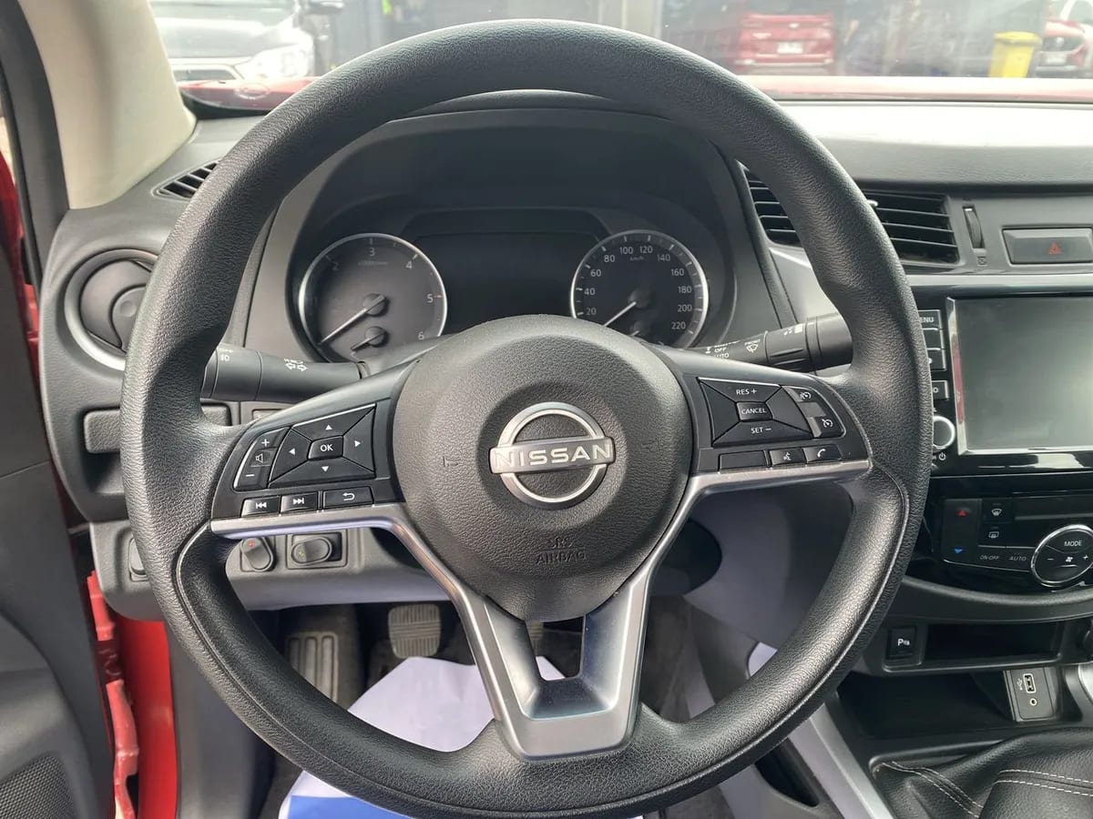Nissan Navara 2.3d Xe Diesel 4x2 Dob.cab. Mt 4p año 2024