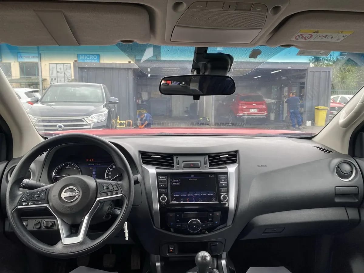 Nissan Navara 2.3d Xe Diesel 4x2 Dob.cab. Mt 4p año 2024
