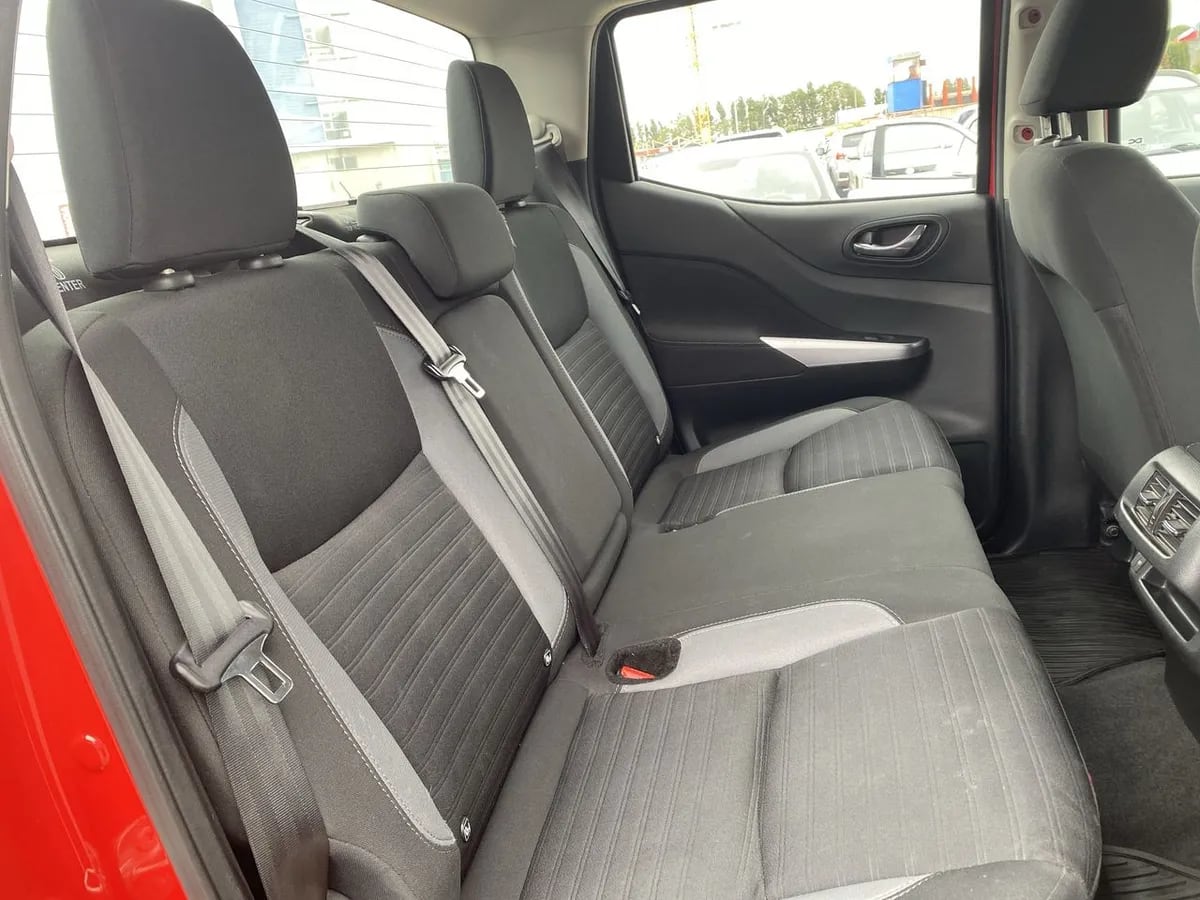 Nissan Navara 2.3d Xe Diesel 4x2 Dob.cab. Mt 4p año 2024