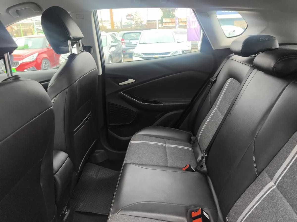 Chevrolet Tracker 1.2t Ltz Fwd At 5p año 2023