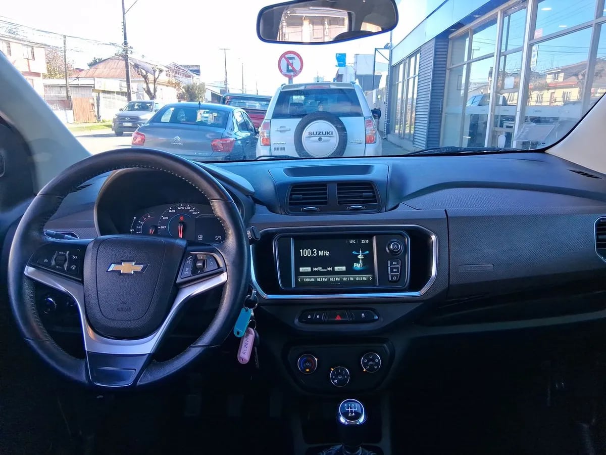 Chevrolet Spin 1.8 Premier 4x2 Mt 5p año 2022