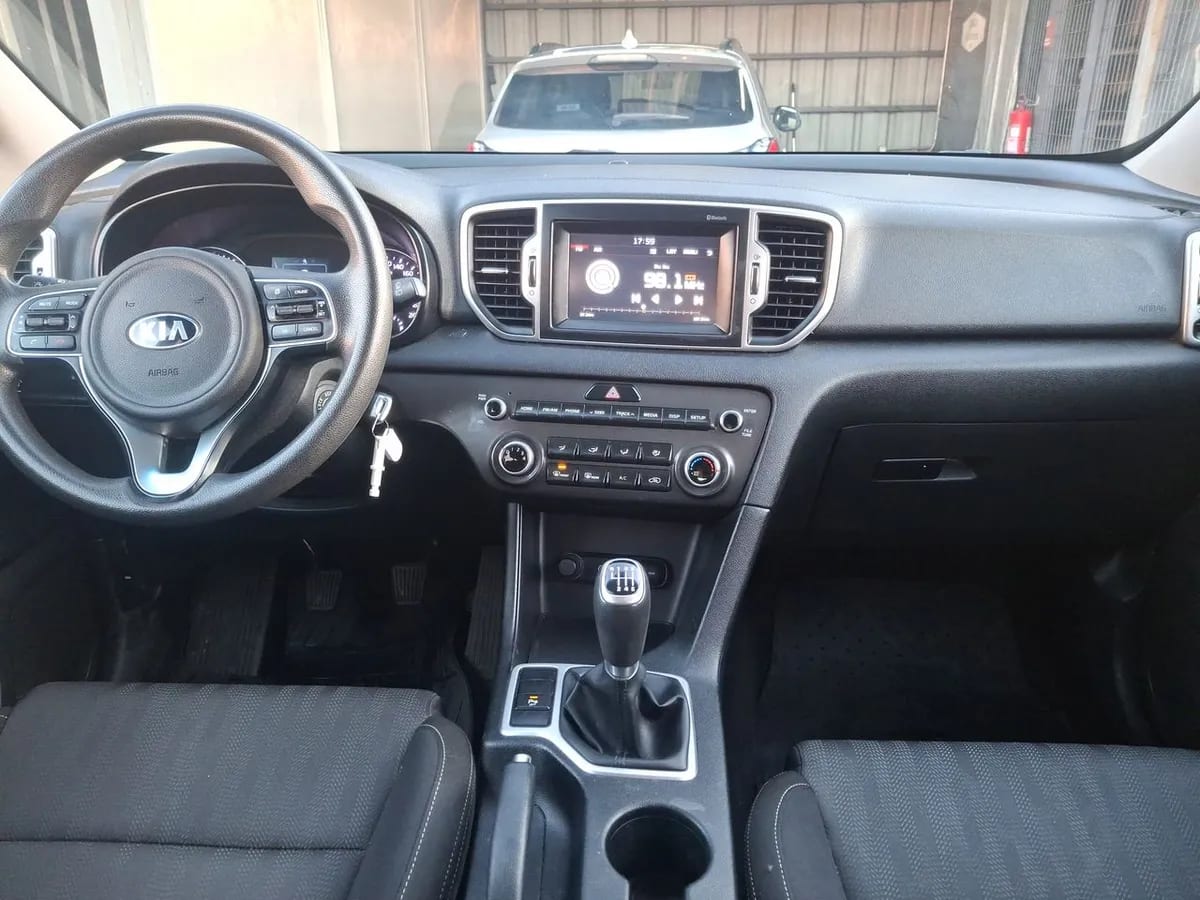 Kia Sportage 2.0 Lx 2wd 6ab 6mt 5p año 2018