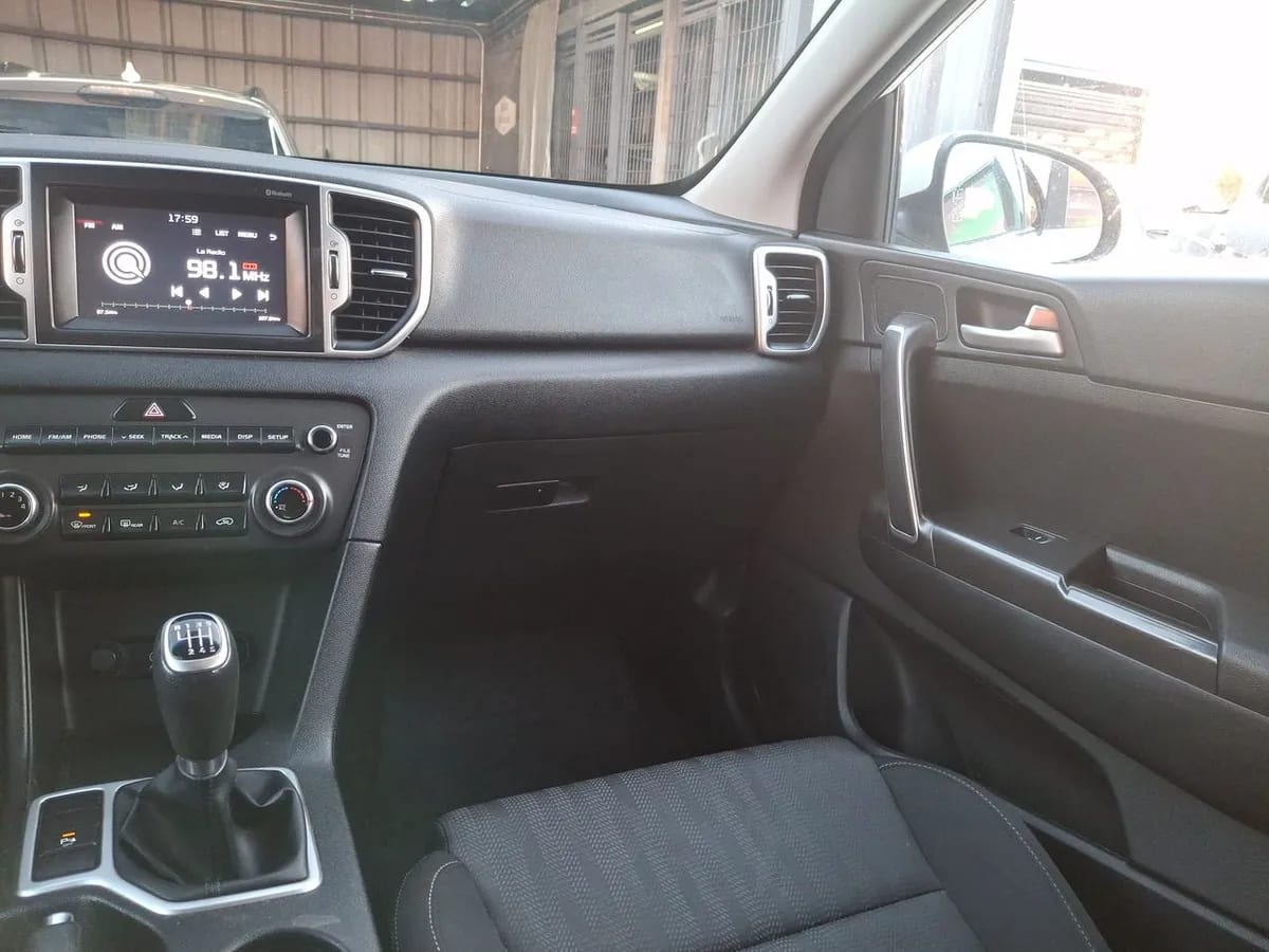 Kia Sportage 2.0 Lx 2wd 6ab 6mt 5p año 2018
