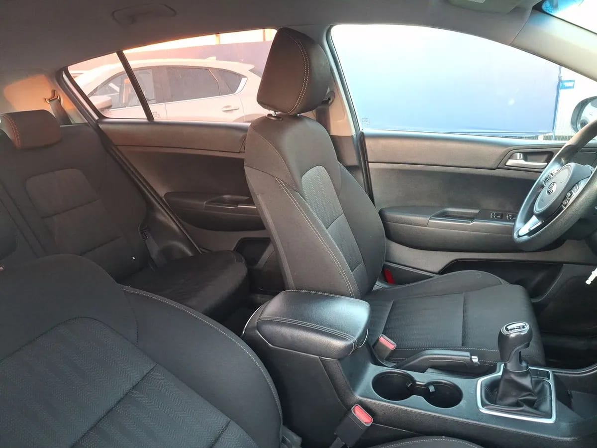 Kia Sportage 2.0 Lx 2wd 6ab 6mt 5p año 2018
