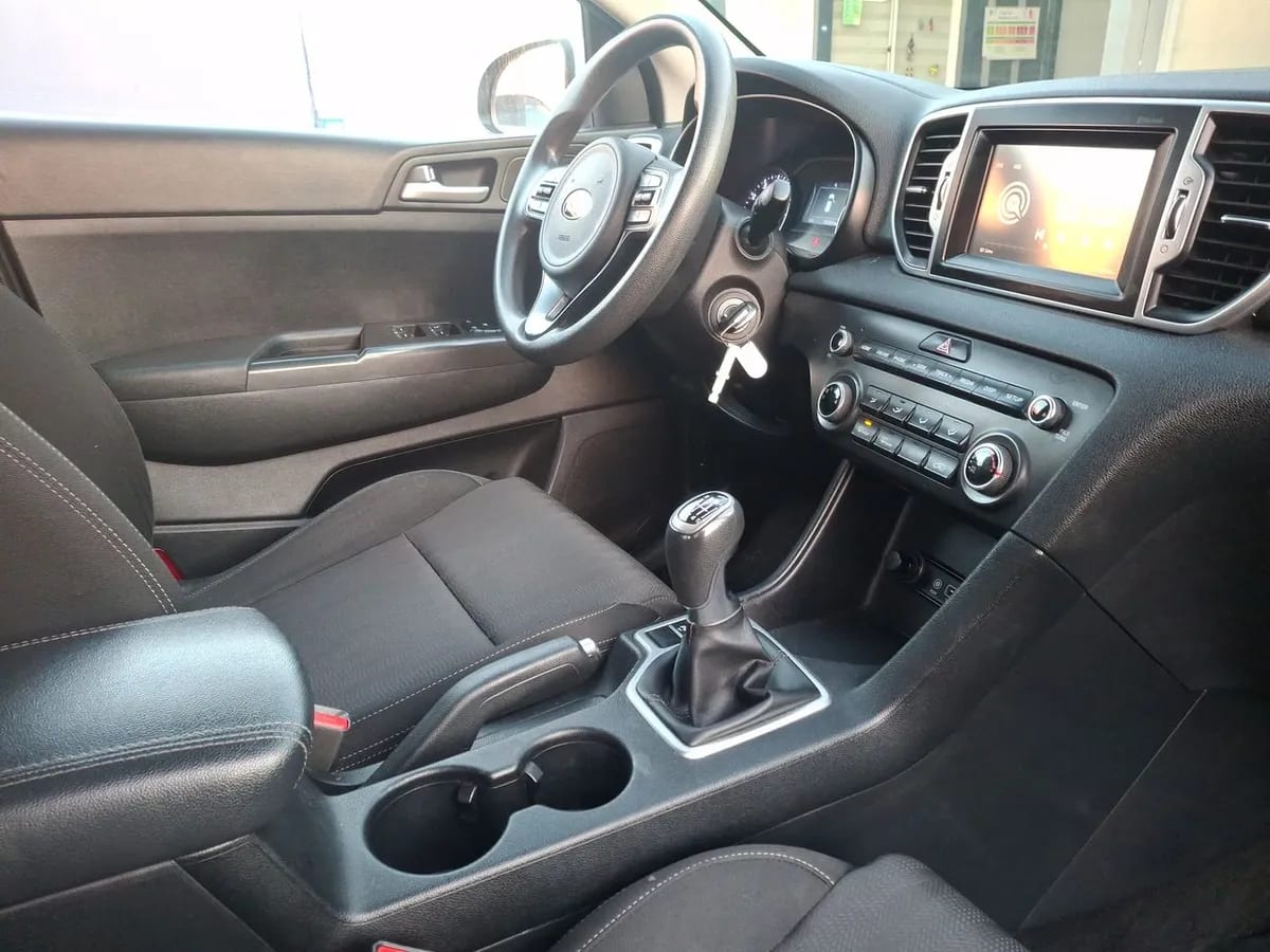 Kia Sportage 2.0 Lx 2wd 6ab 6mt 5p año 2018
