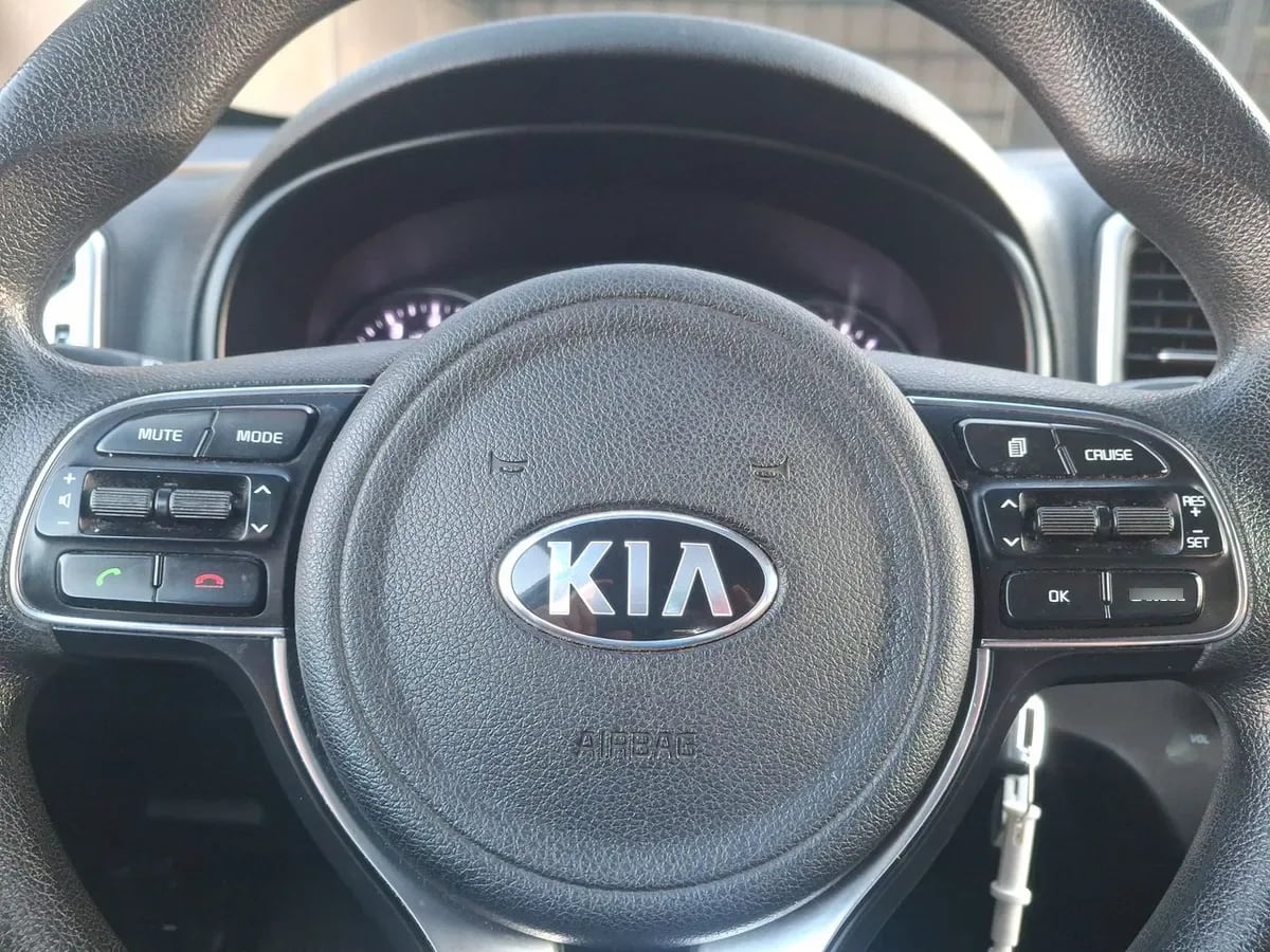 Kia Sportage 2.0 Lx 2wd 6ab 6mt 5p año 2018