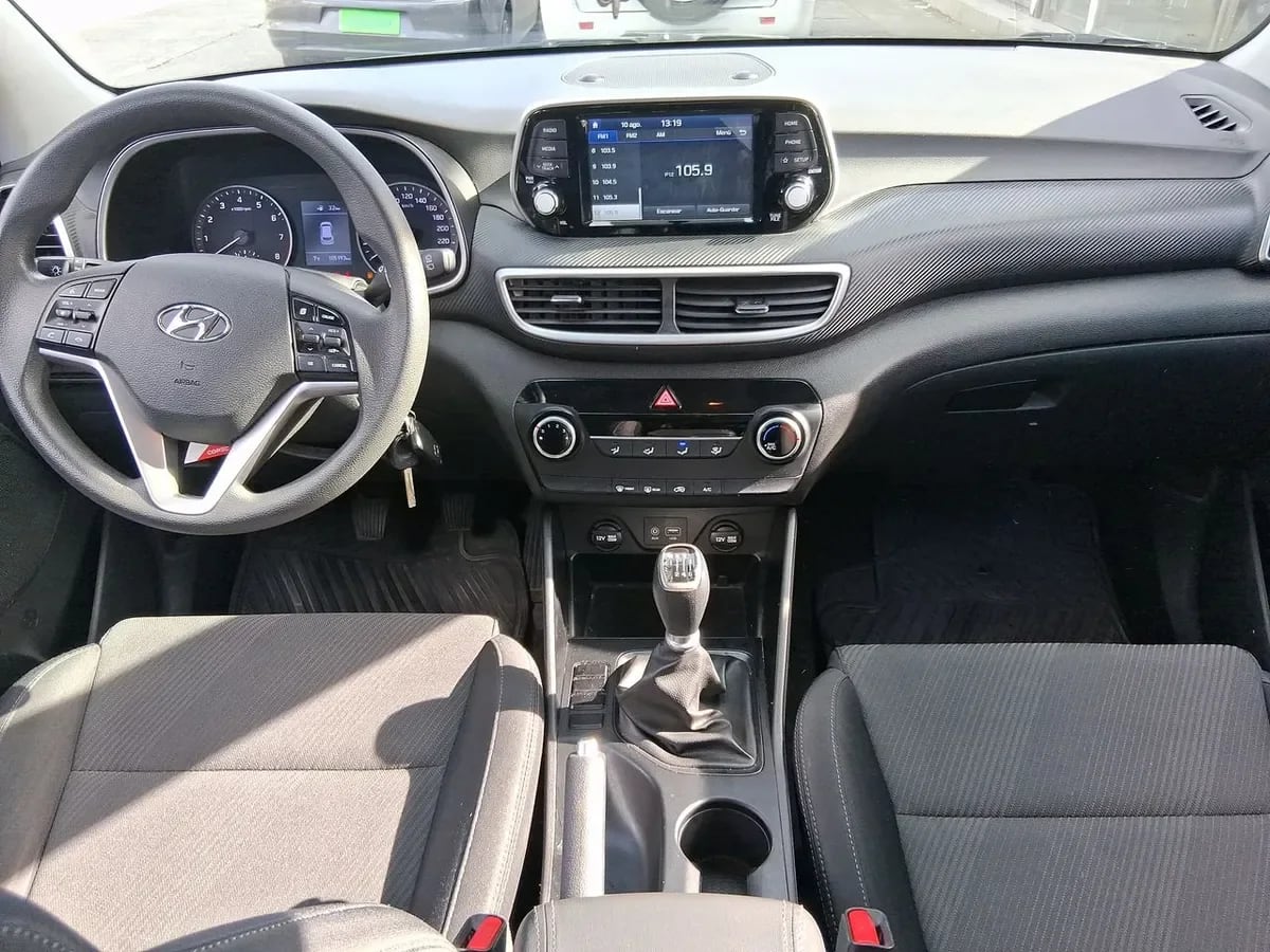 Hyundai Tucson 2.0 Plus 2wd Mt 5p año 2019