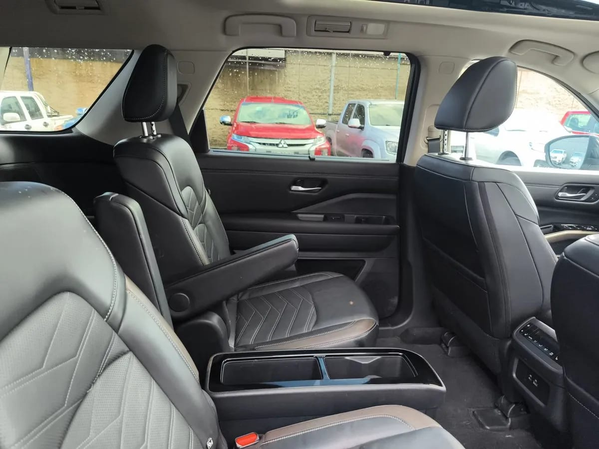 Nissan Pathfinder 3.5 Exclusive 4wd Cvt At 5p año 2025