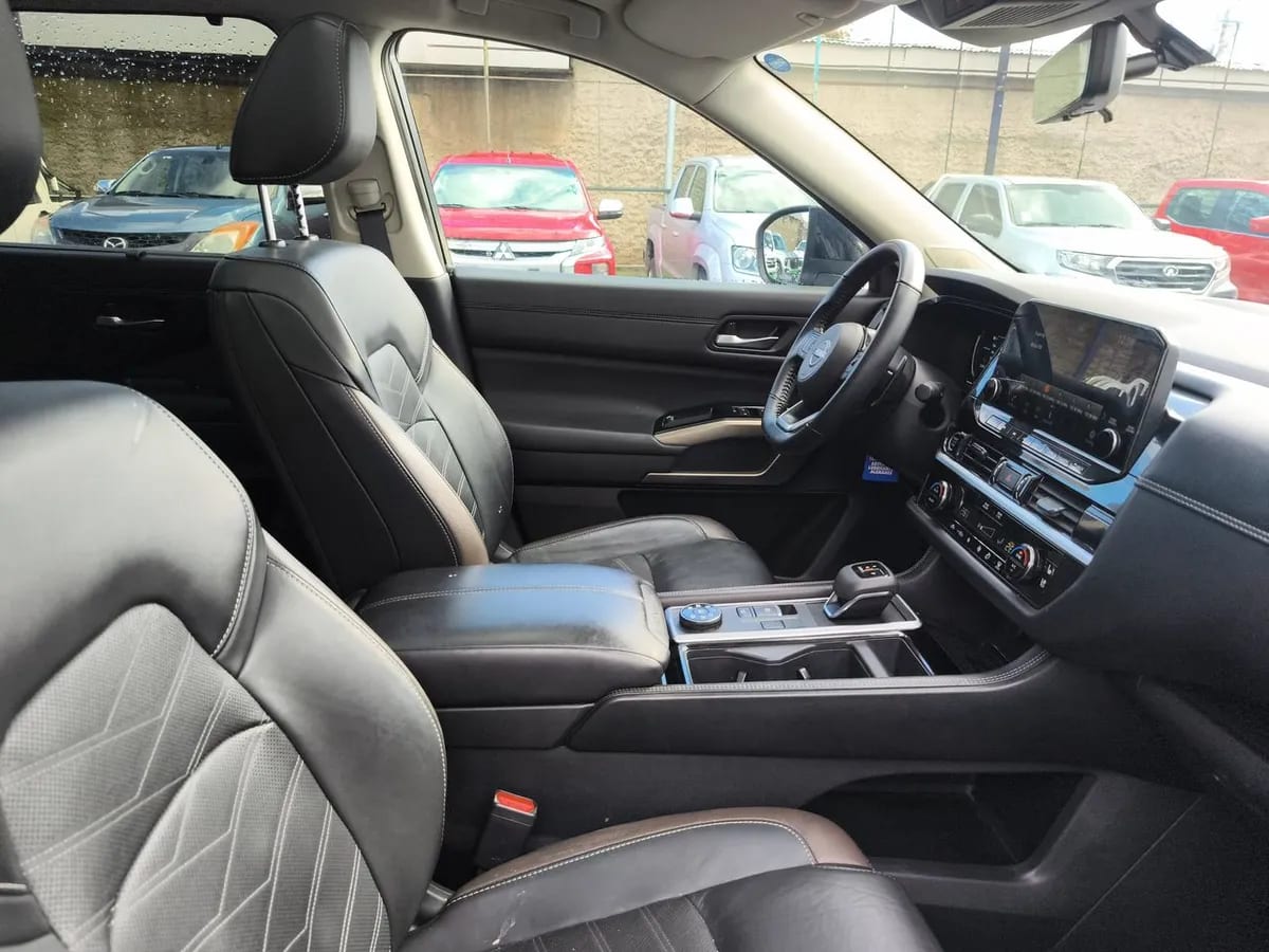 Nissan Pathfinder 3.5 Exclusive 4wd Cvt At 5p año 2025