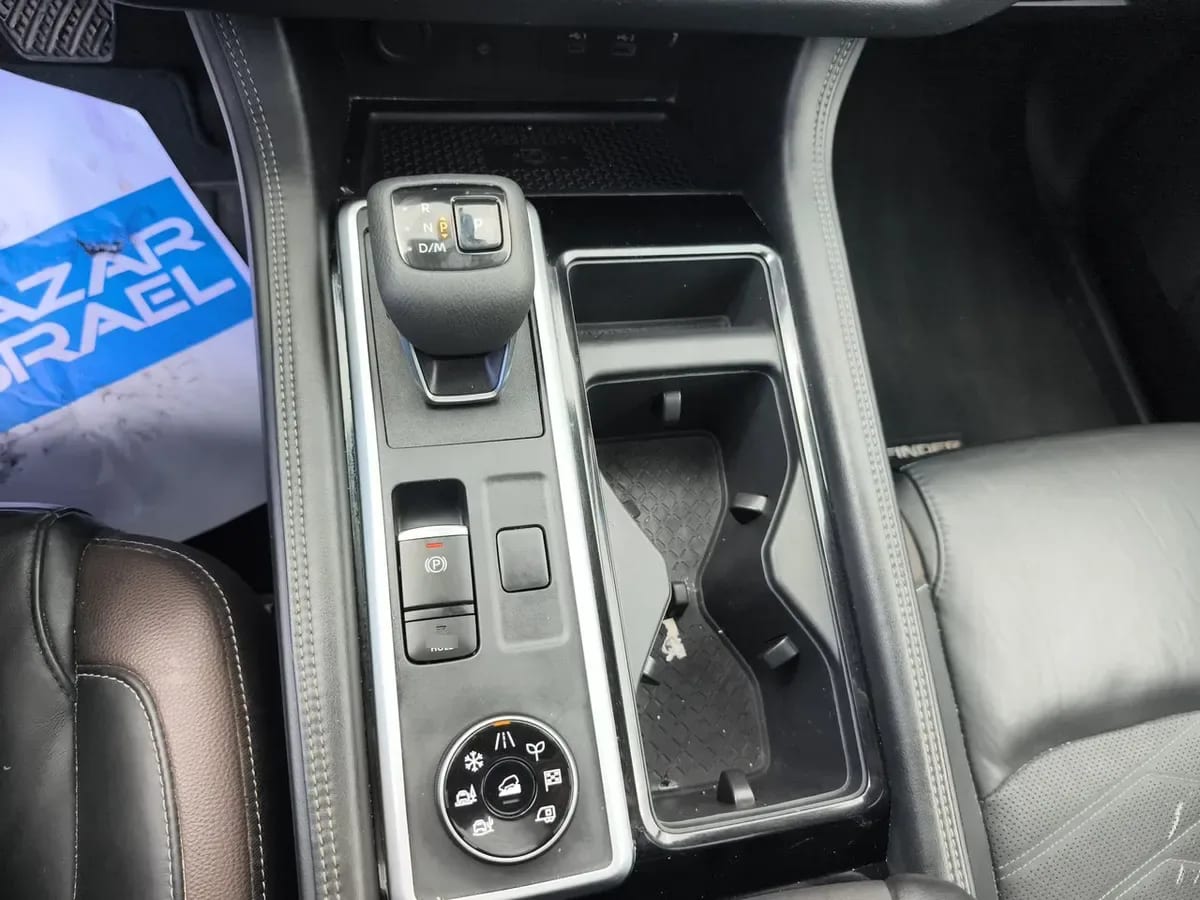 Nissan Pathfinder 3.5 Exclusive 4wd Cvt At 5p año 2025