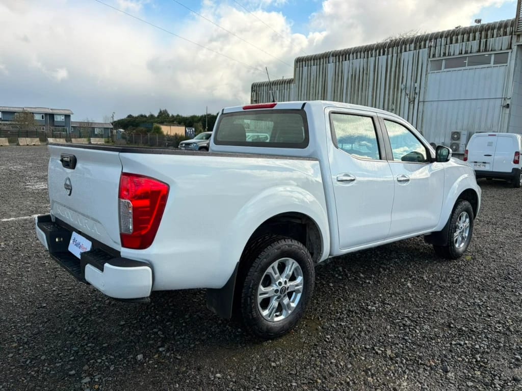 Nissan Navara D Cab Mt 4x4 2.3 Xe año 2023