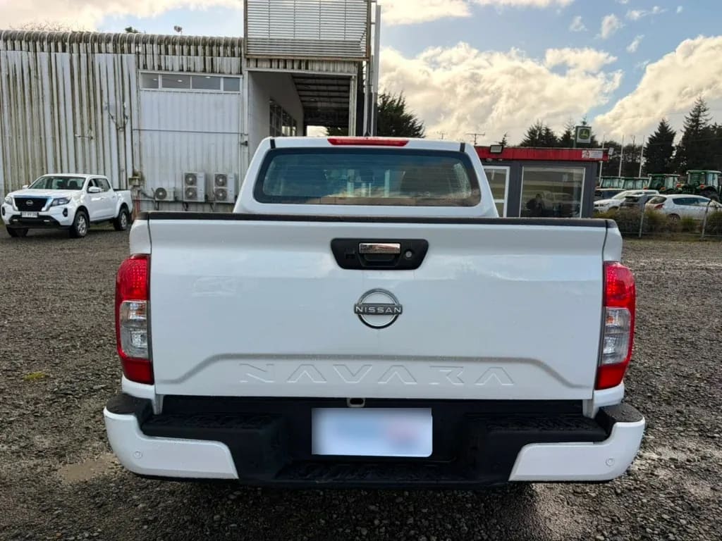 Nissan Navara D Cab Mt 4x4 2.3 Xe año 2023