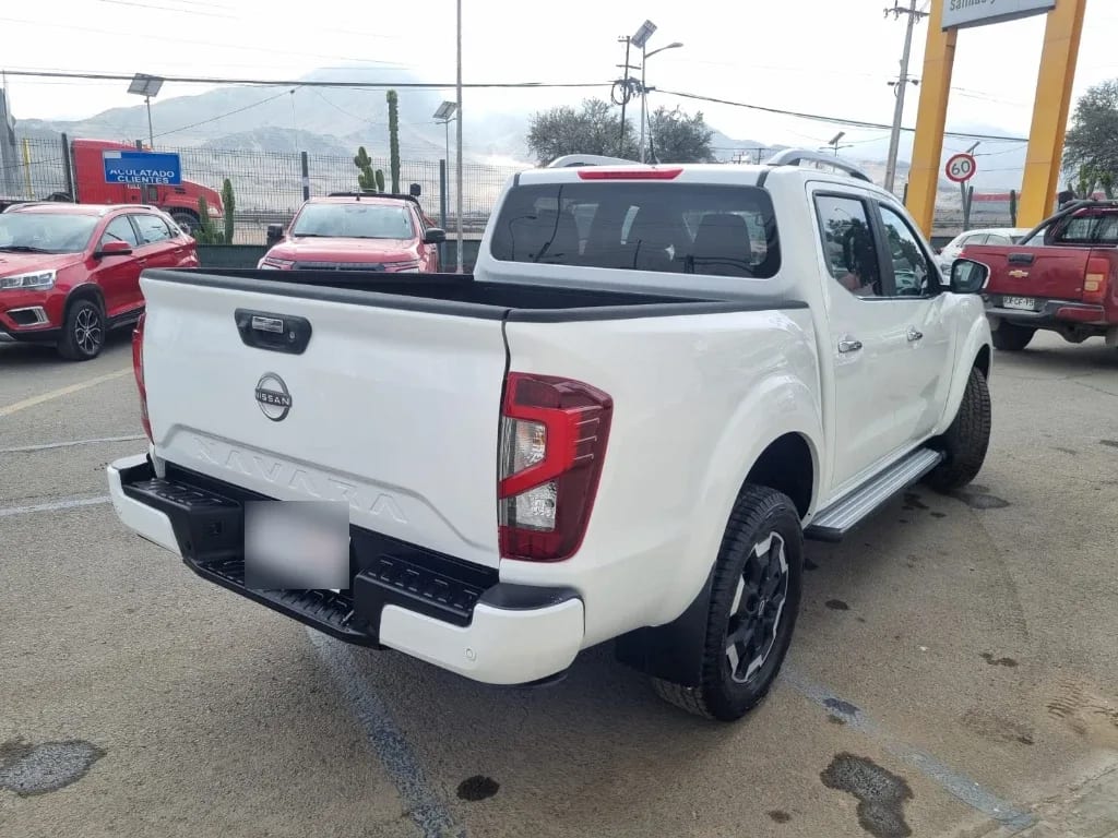 Nissan Navara Dc 4x4 2.3tdi Le At año 2023