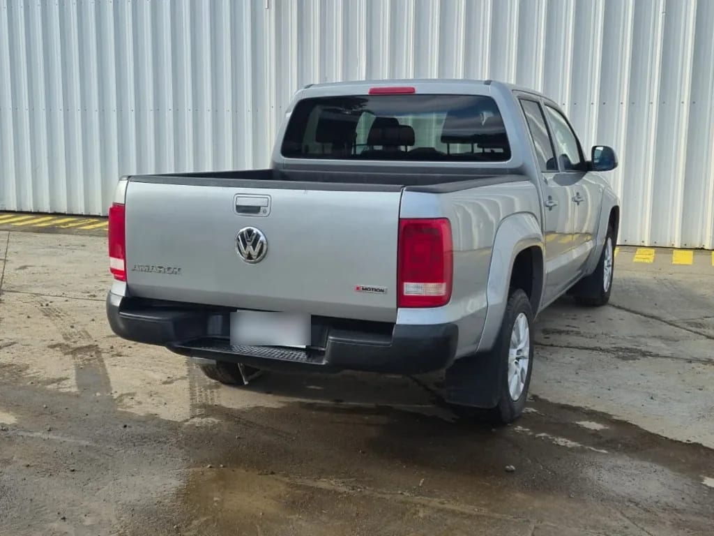 Volkswagen Amarok Trendline Mt D/c 4x4 2.0d año 2023