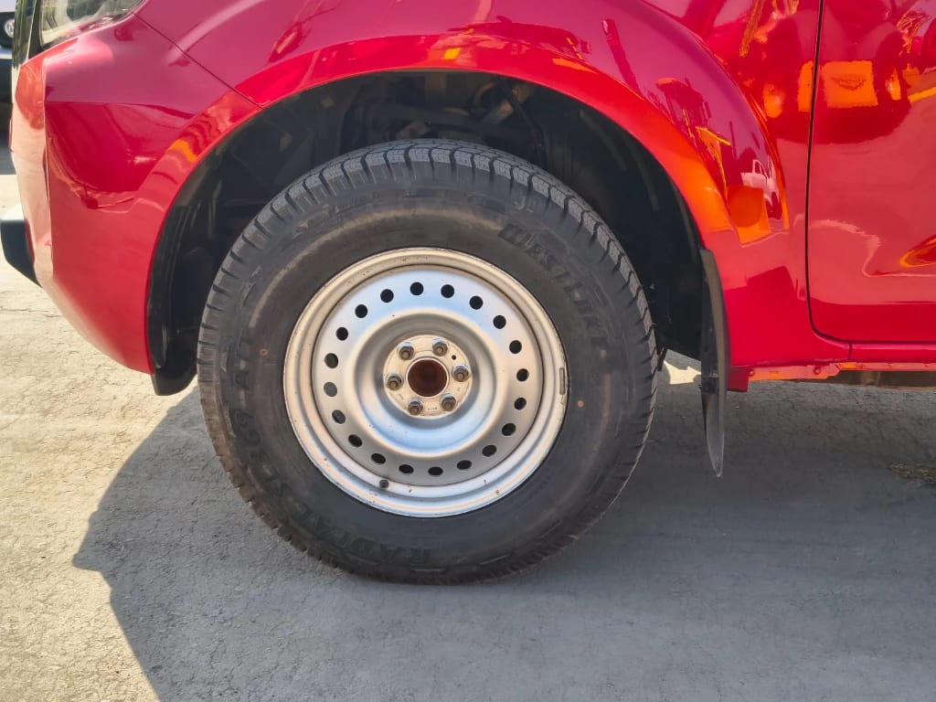 Nissan Navara Dc 4x2 2.3tdi Se año 2023