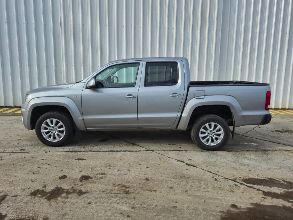 Volkswagen Amarok Trendline Mt D/c 4x4 2.0d año 2023