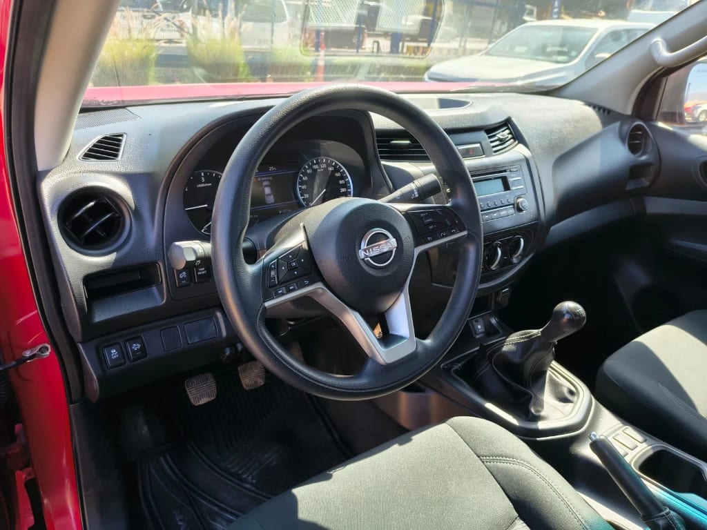 Nissan Navara Dc 4x2 2.3tdi Se año 2023