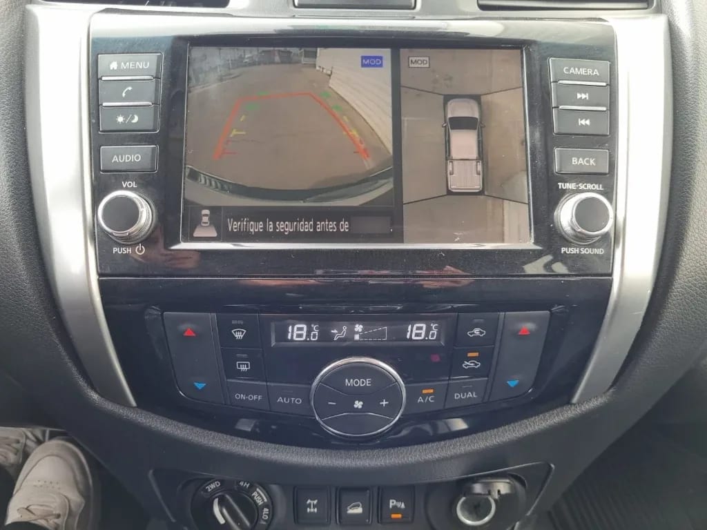 Nissan Navara Dc 4x4 2.3tdi Le At año 2023