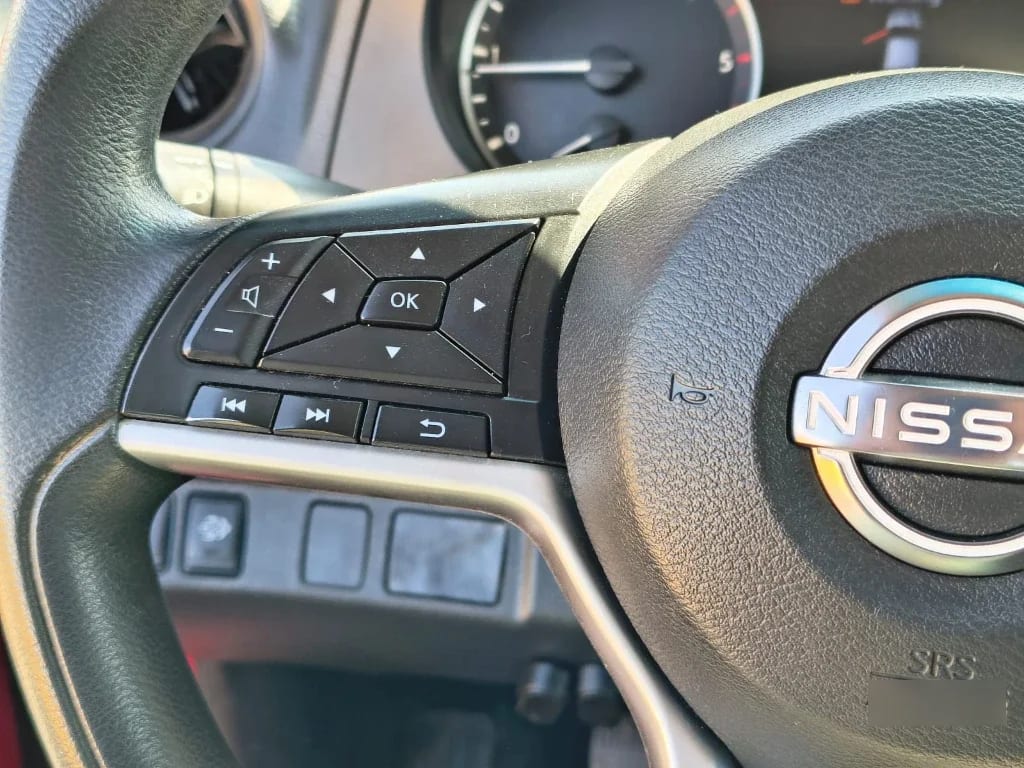 Nissan Navara Dc 4x2 2.3tdi Se año 2023